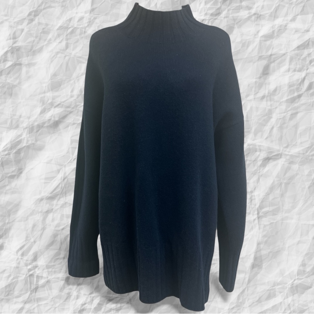 *** LIKE NEW*** Sweaty Betty Dark Blue Turtleneck Sweater